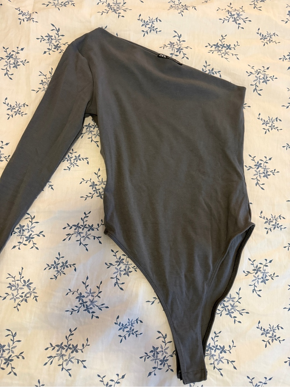 Zara Girls Long Sleeve Gray Bodysuit